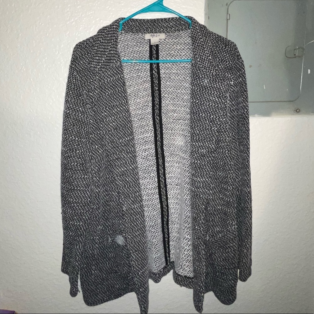 Used but cute black and white cardigan can be used casually!